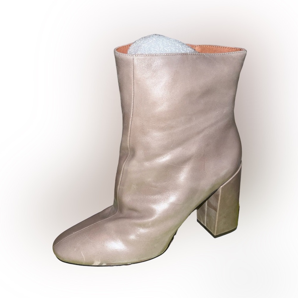 BOOT HEELS 🩶
